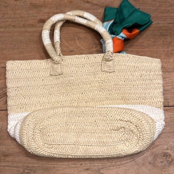 Altru Straw Beach Summer Tote Blue and Reese’s Book Club Scarf - Picture 4 of 10